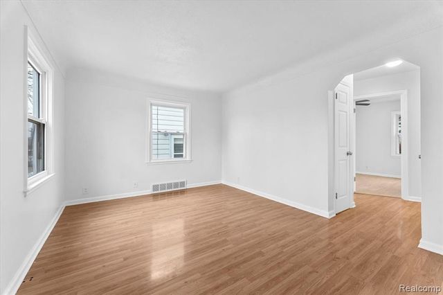 2146 University Avenue, Lincoln Park, MI 48146