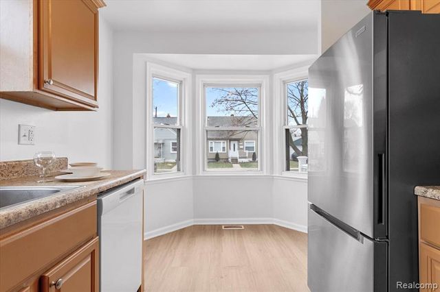 2146 University Avenue, Lincoln Park, MI 48146