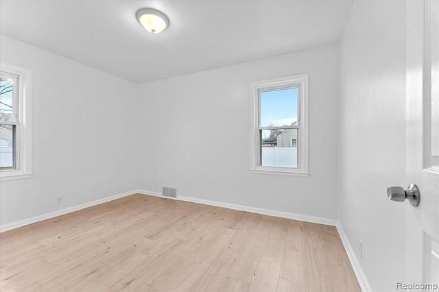 2146 University Avenue, Lincoln Park, MI 48146