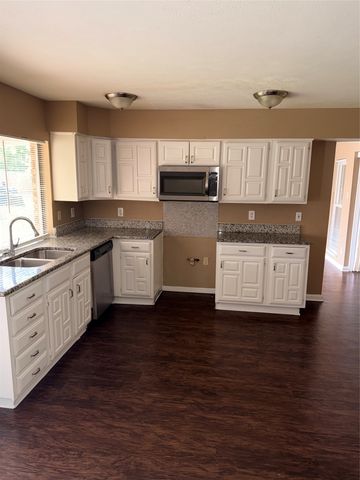 4625 Chalk Court, Grand Prairie, TX 75052