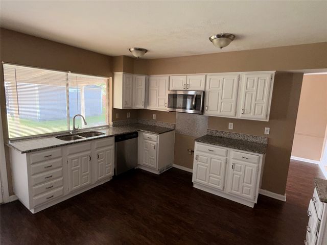 4625 Chalk Court, Grand Prairie, TX 75052