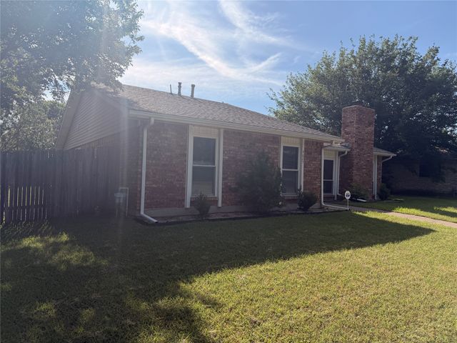 4625 Chalk Court, Grand Prairie, TX 75052