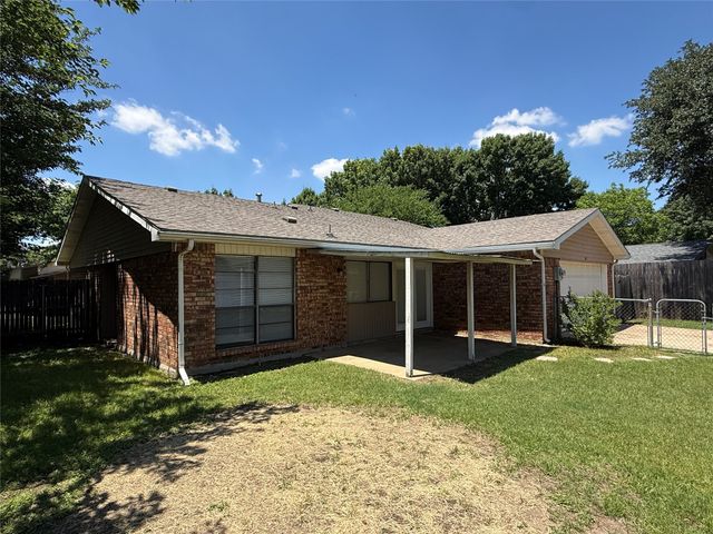 4625 Chalk Court, Grand Prairie, TX 75052