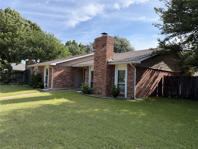 4625 Chalk Court, Grand Prairie, TX 75052