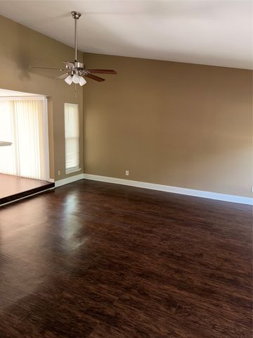 4625 Chalk Court, Grand Prairie, TX 75052