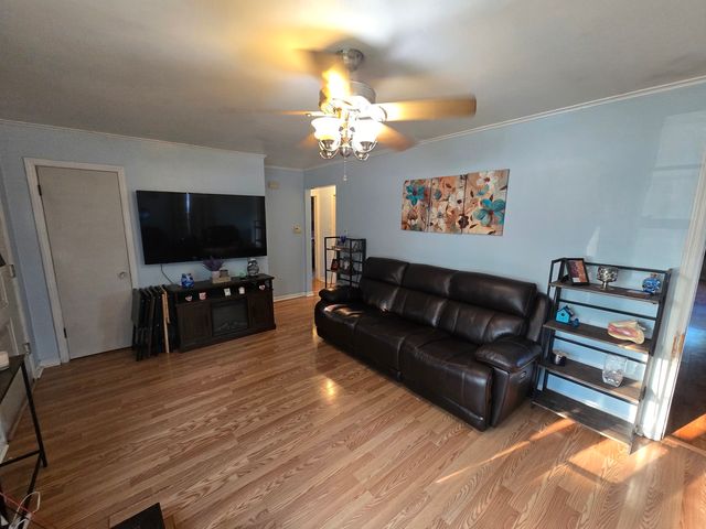 15035 Harding Avenue, Midlothian, IL 60418