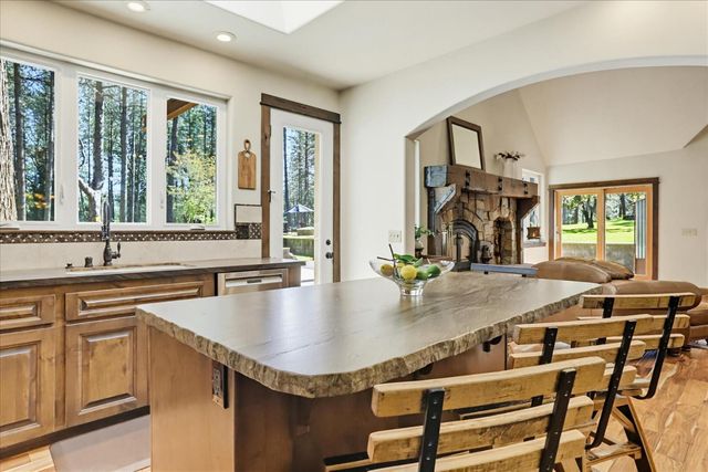 10538 Mote Ln, Grass Valley, CA 95949