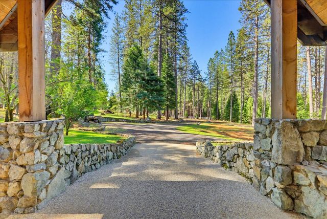 10538 Mote Ln, Grass Valley, CA 95949