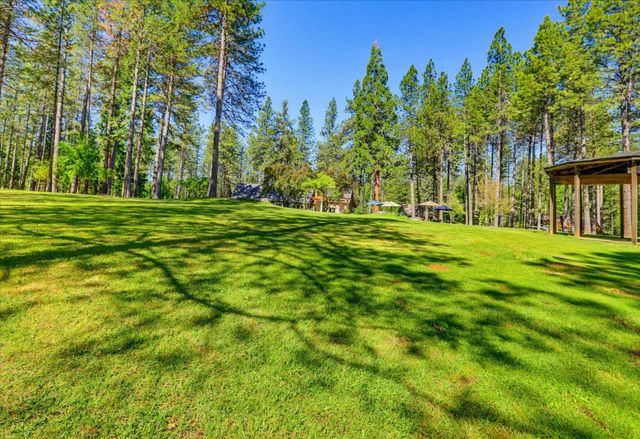 10538 Mote Ln, Grass Valley, CA 95949
