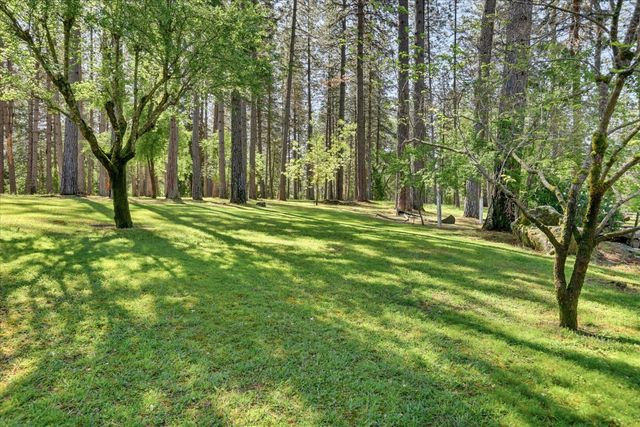 10538 Mote Ln, Grass Valley, CA 95949