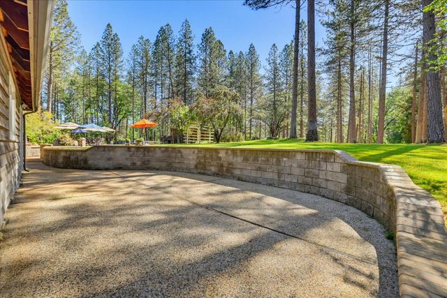10538 Mote Ln, Grass Valley, CA 95949