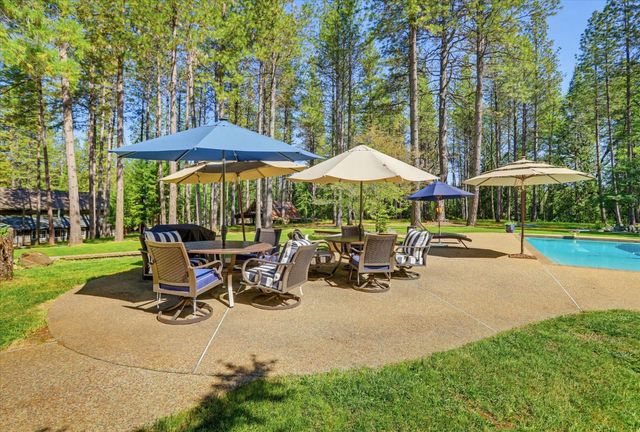 10538 Mote Ln, Grass Valley, CA 95949
