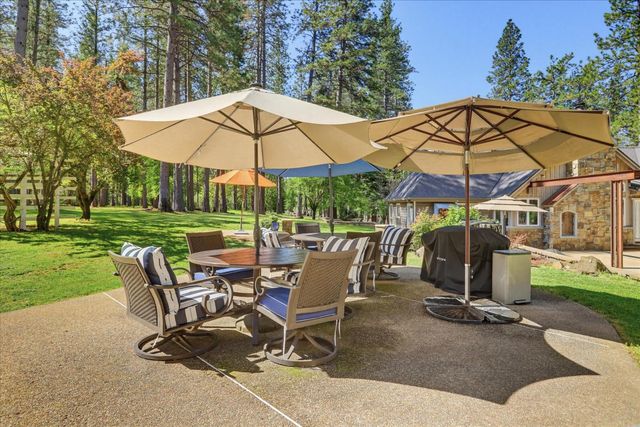 10538 Mote Ln, Grass Valley, CA 95949