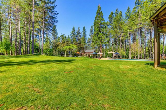 10538 Mote Ln, Grass Valley, CA 95949