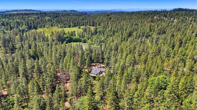 10538 Mote Ln, Grass Valley, CA 95949