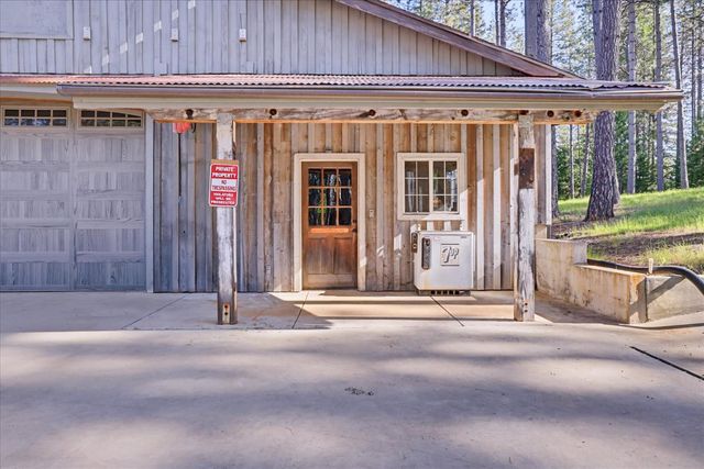 10538 Mote Ln, Grass Valley, CA 95949
