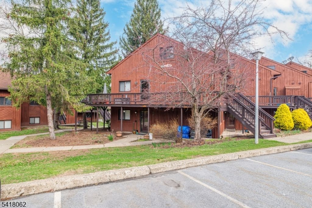 3 Silver Star Ct 10, Vernon Twp., NJ 07462