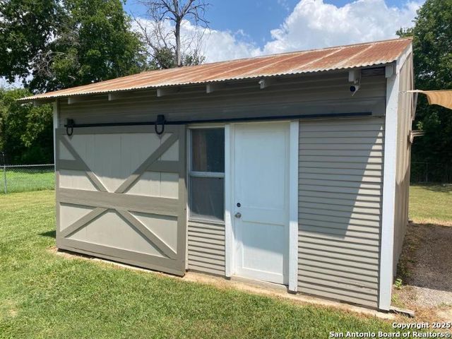 357 E FAUST ST, New Braunfels, TX 78130