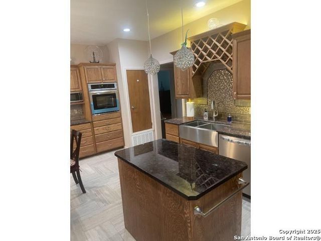 357 E FAUST ST, New Braunfels, TX 78130
