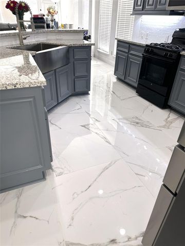 2819 Everhart Terrace Drive, Fresno, TX 77545