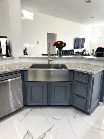 2819 Everhart Terrace Drive, Fresno, TX 77545