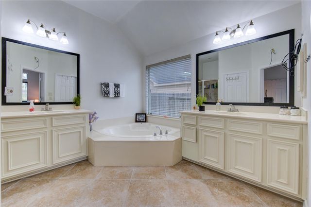 2819 Everhart Terrace Drive, Fresno, TX 77545