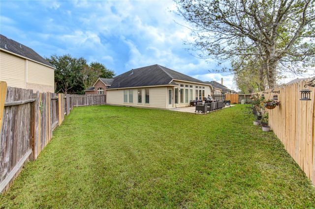 2819 Everhart Terrace Drive, Fresno, TX 77545