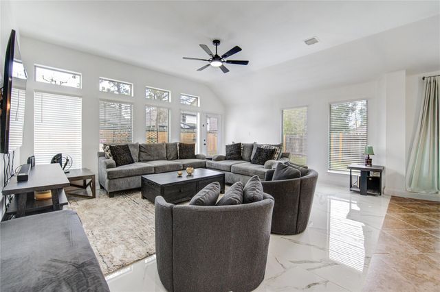 2819 Everhart Terrace Drive, Fresno, TX 77545