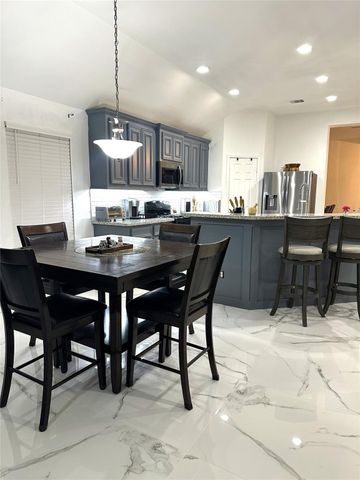 2819 Everhart Terrace Drive, Fresno, TX 77545