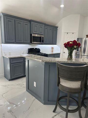 2819 Everhart Terrace Drive, Fresno, TX 77545