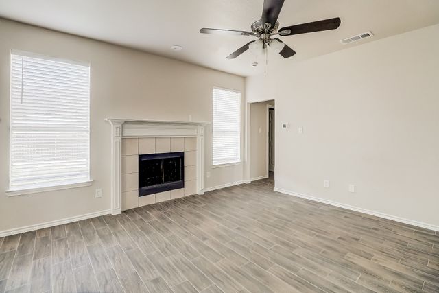 715 S Parks Drive, Desoto, TX 75115