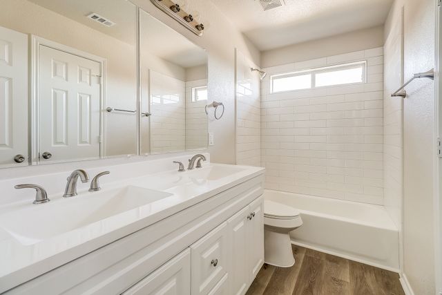 715 S Parks Drive, Desoto, TX 75115