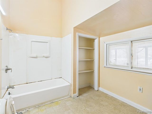 3373 Kent Street, Flint, MI 48503