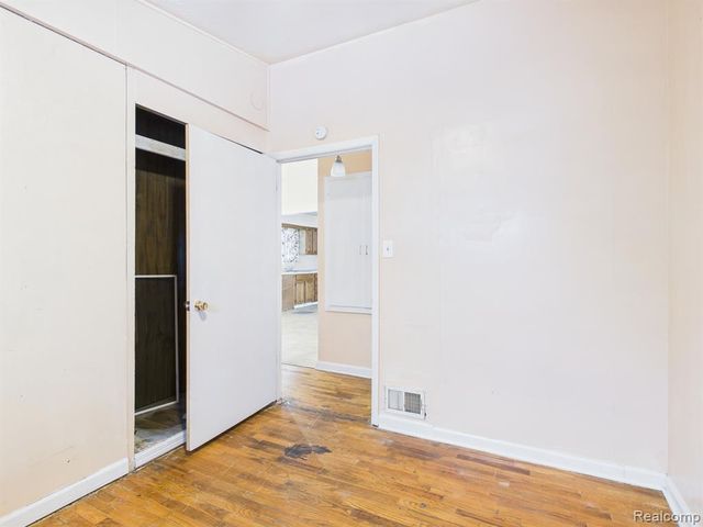 3373 Kent Street, Flint, MI 48503