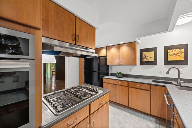 278 W 100 S, Valparaiso, IN 46385