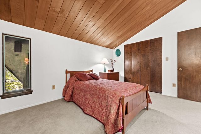 278 W 100 S, Valparaiso, IN 46385
