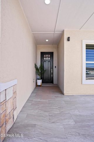 536 Paseo De La Reina Street, El Paso, TX 79928