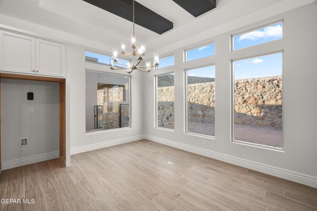 536 Paseo De La Reina Street, El Paso, TX 79928