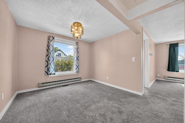 8915 E Grace Ave, Millwood, WA 99212