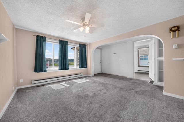 8915 E Grace Ave, Millwood, WA 99212