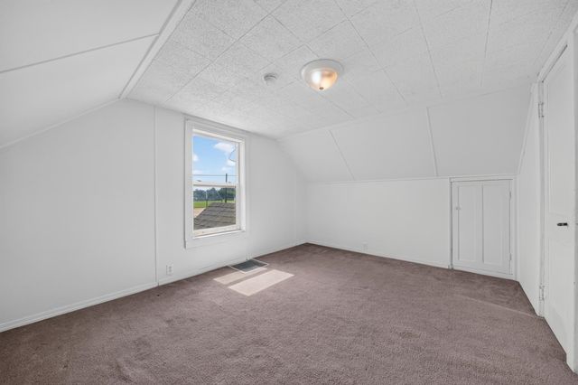 8915 E Grace Ave, Millwood, WA 99212
