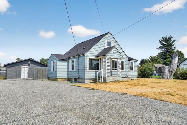 8915 E Grace Ave, Millwood, WA 99212