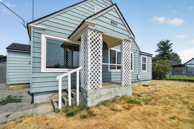 8915 E Grace Ave, Millwood, WA 99212