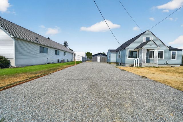 8915 E Grace Ave, Millwood, WA 99212