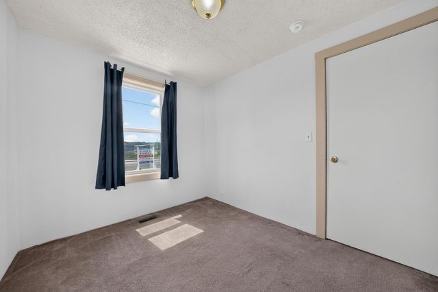 8915 E Grace Ave, Millwood, WA 99212