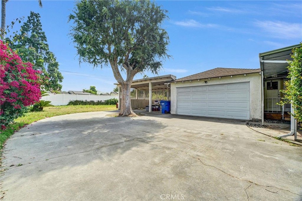 Image 24 of property listing at 10919 Loch Lomond Drive, Whittier, CA 90606