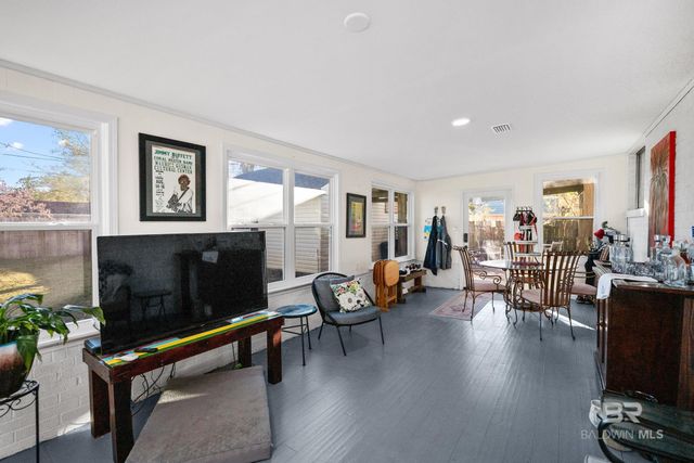 401 W Myrtle Avenue, Foley, AL 36535