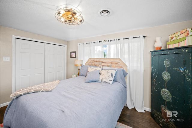 401 W Myrtle Avenue, Foley, AL 36535