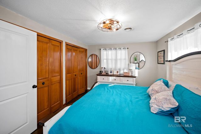 401 W Myrtle Avenue, Foley, AL 36535