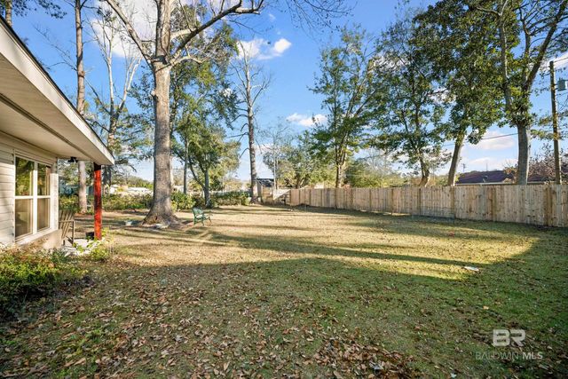 401 W Myrtle Avenue, Foley, AL 36535